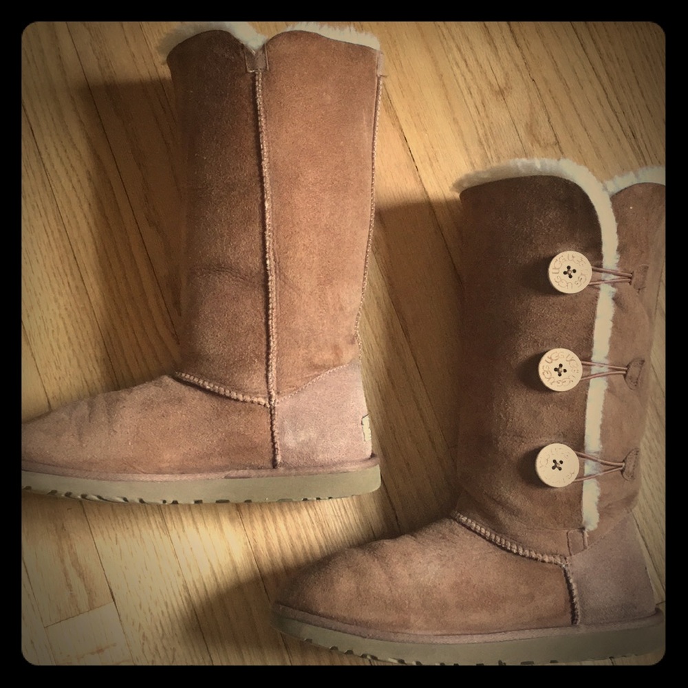 UGG Australia W. Bailey Button Triplet Chestnut